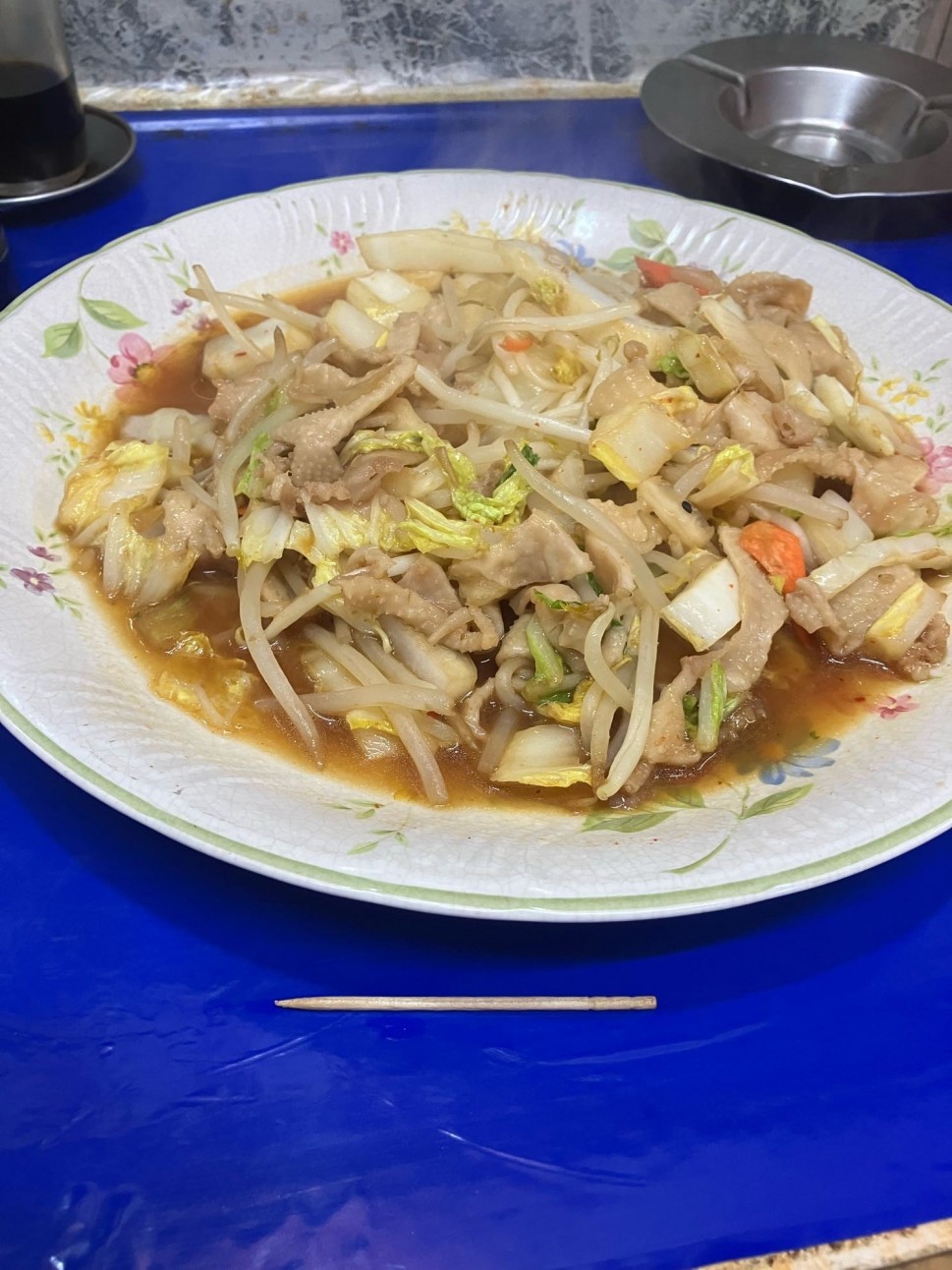 ジャンボとり皮のピリ辛炒め