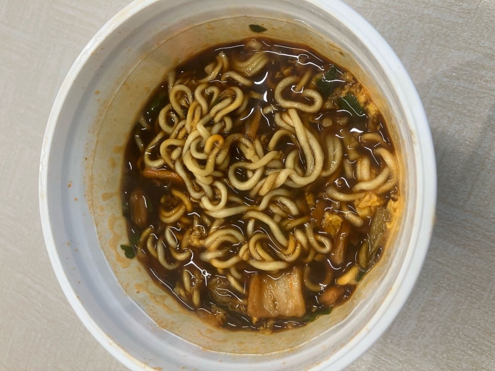 Netflix 辛口ブラックチゲラーメン