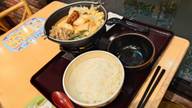 肉味噌牛担々鍋定食 旨辛