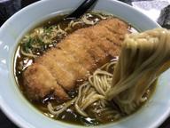 カツカレーそば