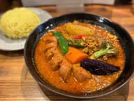 【辛・オブ・ザ・イヤー2025銅賞】たまごとチーズの四川スープカレー激辛春雨入り