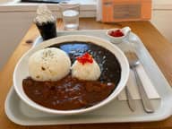 赤と黒のひょうたん島カレー
