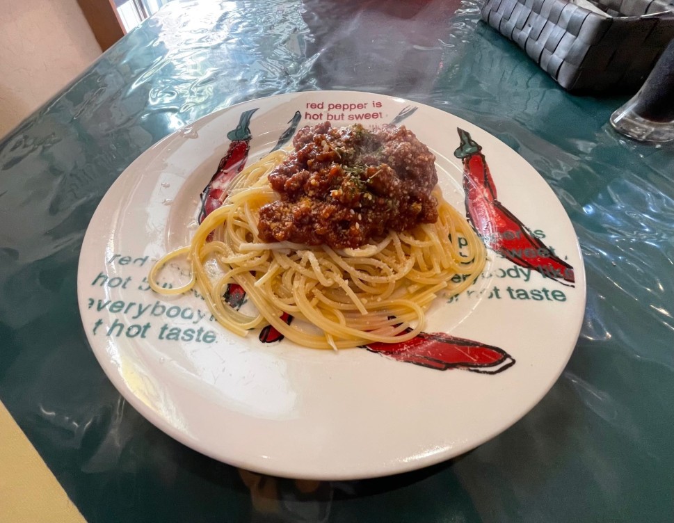 ミートソースパスタ (ちょい辛)