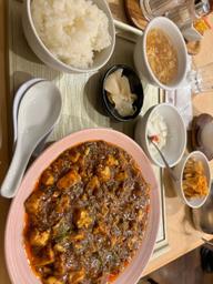 幸福（シンフゥー）麻婆豆腐red 激辛の赤