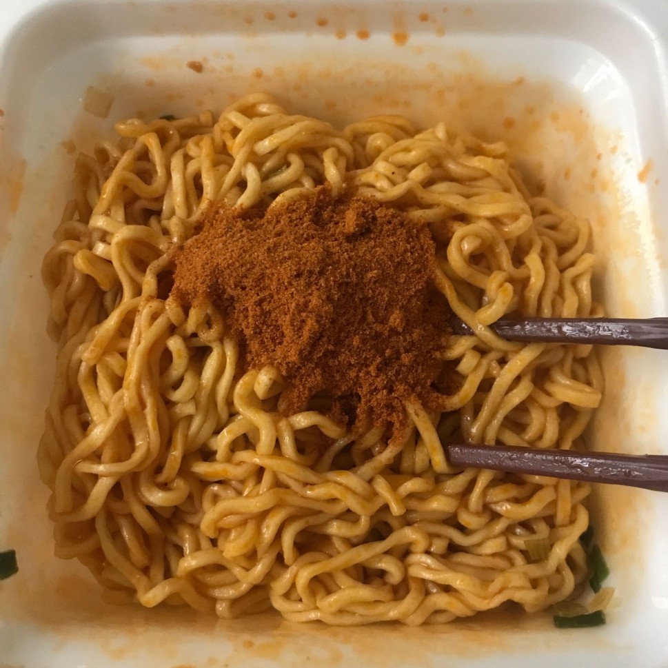 スーパーカップ大盛り　鬼辛焼そばＲＥＤ