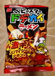 ベビースター　ドデカイラーメン 激辛スパイシーチキン