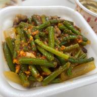 ニンニクの芽牛丼