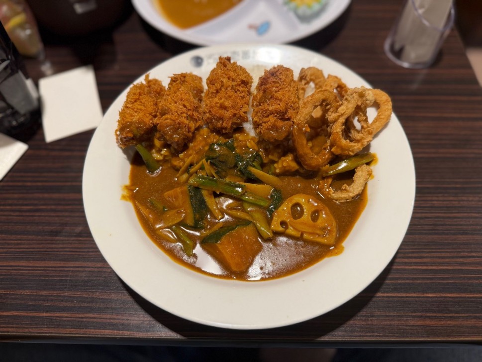 カキフライカレー（イカフライ・冬野菜トッピング） 10辛