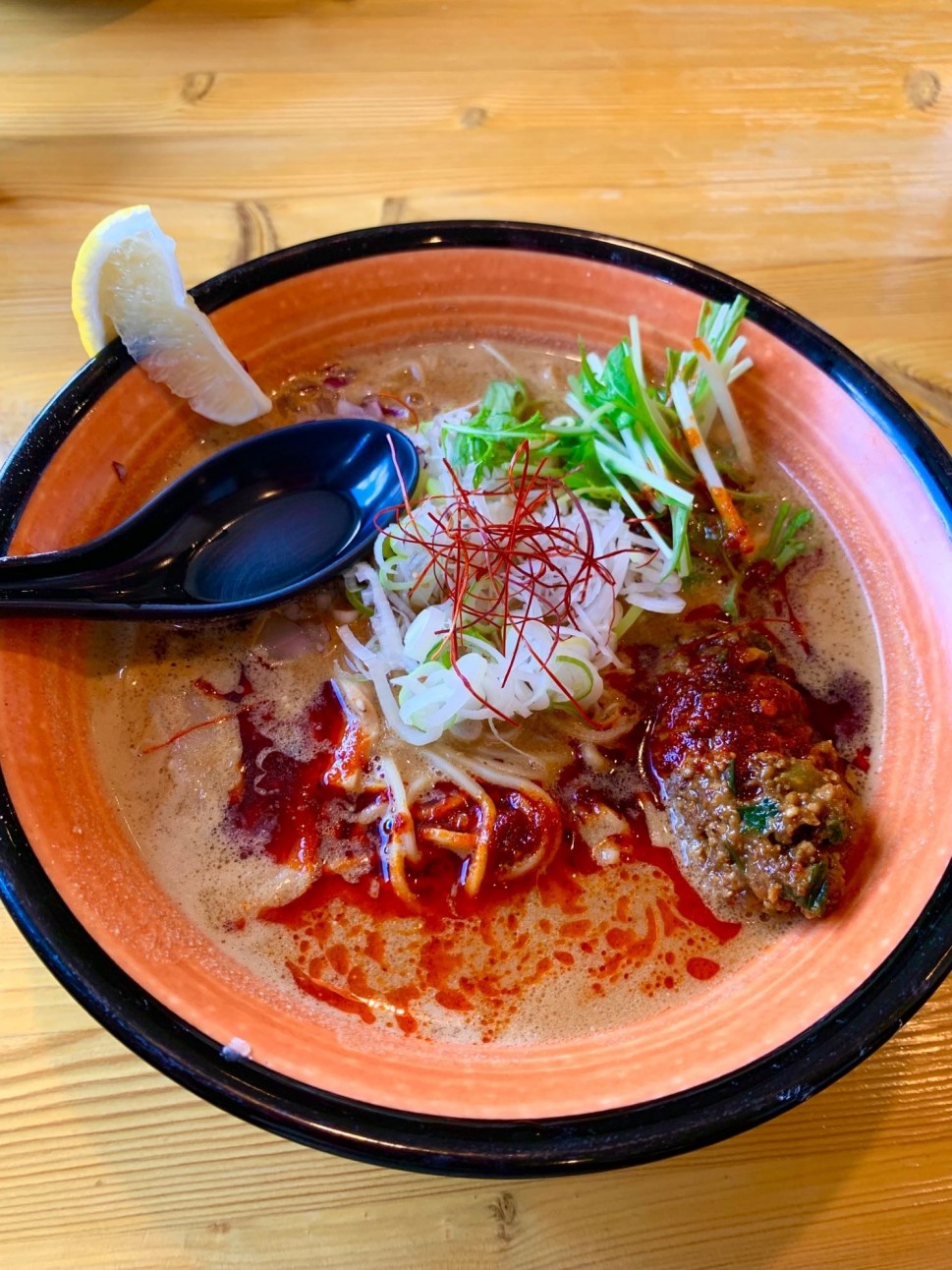 スパイシー担々麺