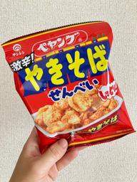 ペヤング 激辛！やきそばしっとりせんべい