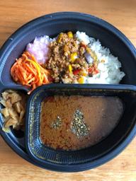 彩り野菜とキーマのスパイスカレー弁当 10辛