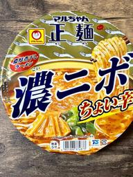 マルちゃん正麺　カップ　濃こいニボ　ちょい辛