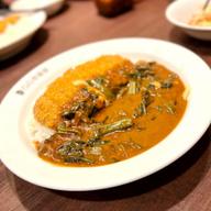 5辛 ローカツカレーほうれん草チーズカレー