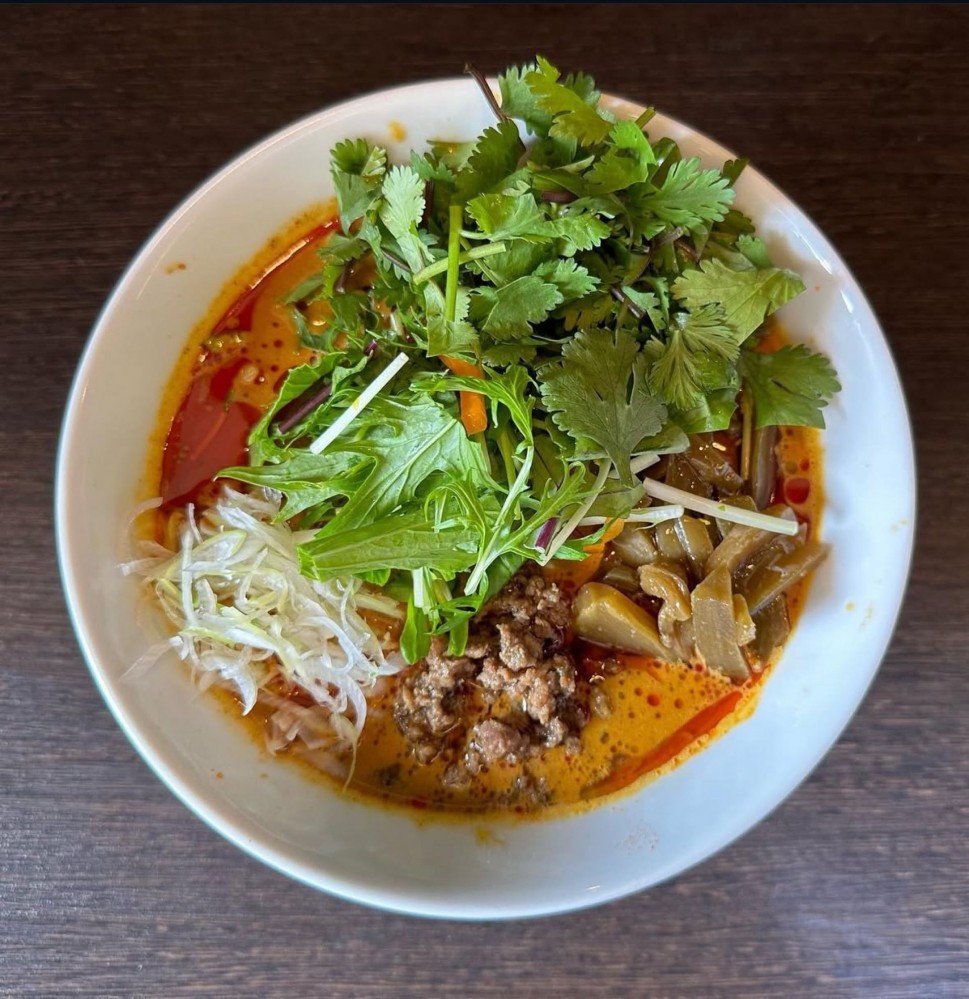 担々麺 黄 10辛パクチー山クラゲ