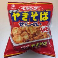 ペヤング 激辛！やきそばしっとりせんべい