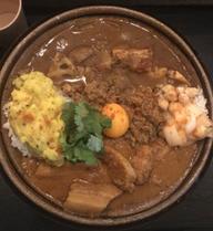 チキン&キーマ&ポークビンダルー3種盛