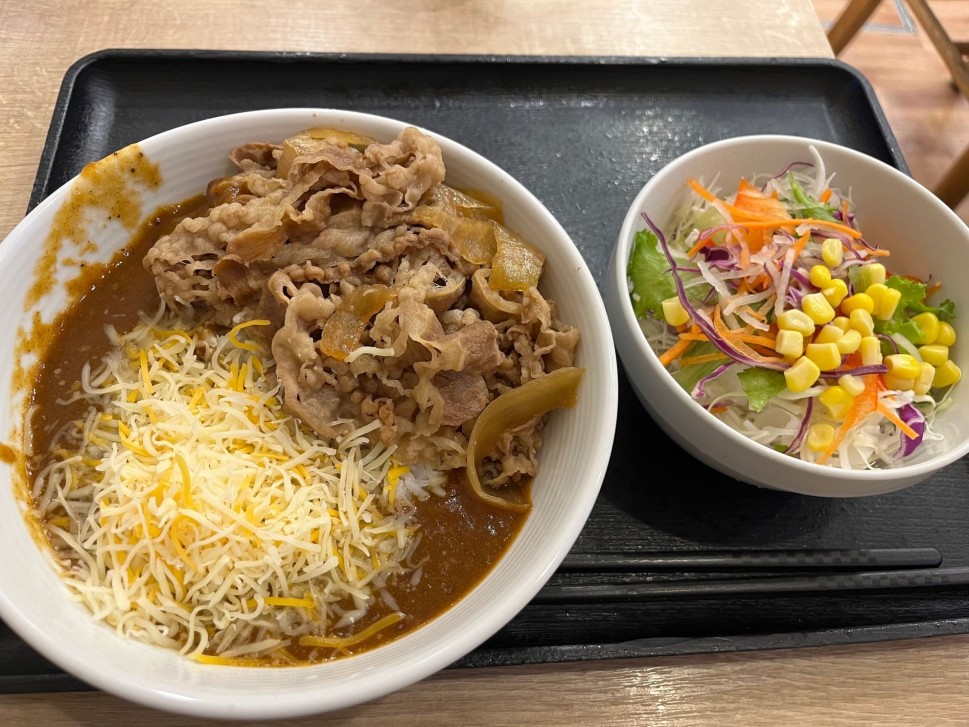 肉だく牛魯珈カレー