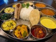 ミールズ 南インド パラルビの滝汗