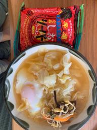 辛爆広島しおリーパーラーメン 旨激辛