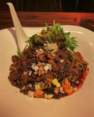 黒ゴマ汁なし坦々麺 激辛