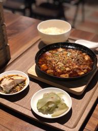 「四川麻婆沙魚豆腐」定食セットサメの胃袋入り麻婆豆腐 辛さ2  痺れ1