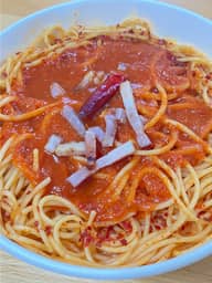 辛辛辛いトマトソースパスタ