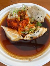 究極のブラックギョーザ(おつまみ一番人気の旨辛ギョーザ) 辛口 (店舗表記での②)