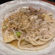 浅利とキャベツの黒七味 ペペロンうどん