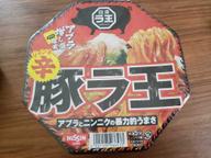 ジャンキー辛豚ラ王 アブラとニンニクの暴力的うまさ