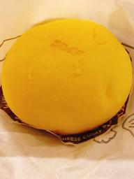 CoCo壱番屋監修　チーズカレーまん