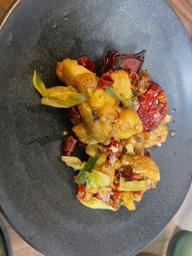 辣子鶏（ラーズーチー）