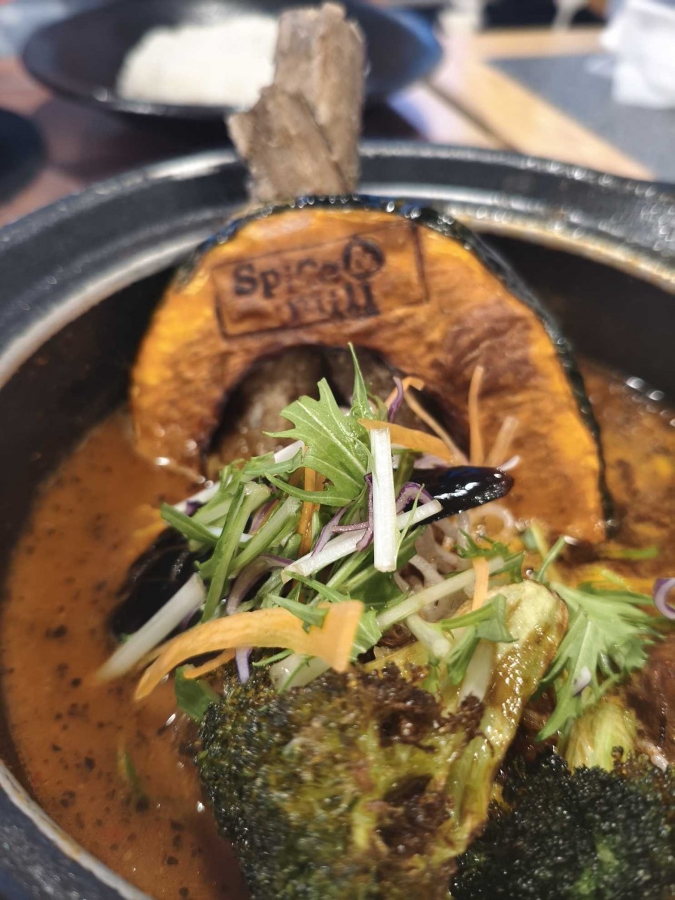 手ごね豚ハンバーグカレー 9