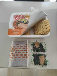 ペヤング やきそば 超超超超超超大盛ペタマックス 辛味噌ラーメン 絶対に1人で食べないでください。