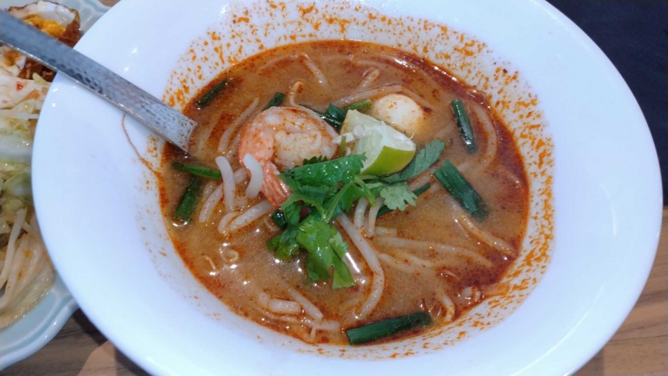 トムヤムヌードル