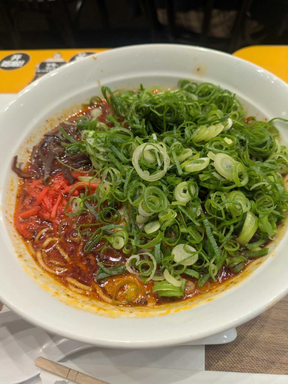 豚骨ラーメン 100円で辛み追加