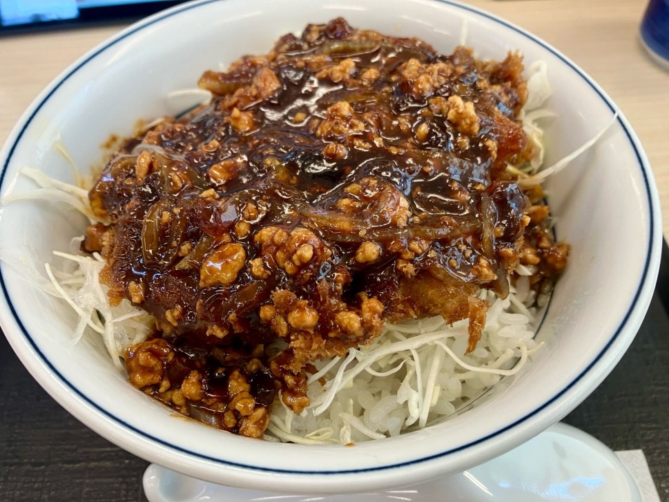 肉あんかけロースカツ丼 ピリ辛