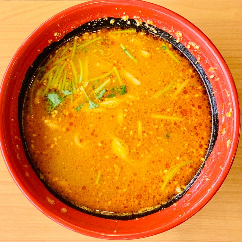 胡麻香る担々麺