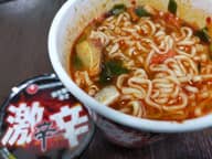 【統合済み】辛ラーメン 激辛 カップ 突き抜ける辛さ
