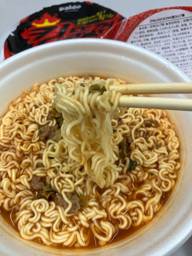 KING蓋カップ麺？ 辛くて美味しい