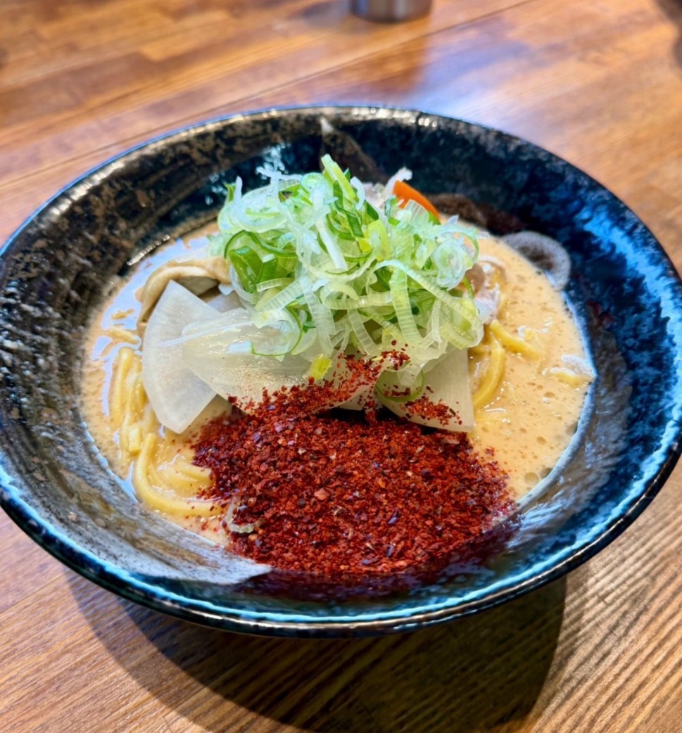 松山とん汁ラーメン 一味たくさん