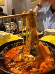 【辛・オブ・ザ・イヤー2025銅賞】たまごとチーズの四川スープカレー激辛春雨入り