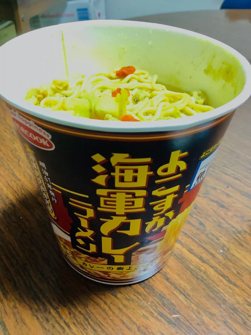 魚藍亭監修　よこすか海軍カレーラーメン