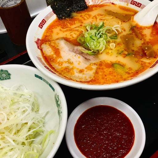 ピリ辛とんこつネギラーメン ＋秘伝の辛味噌