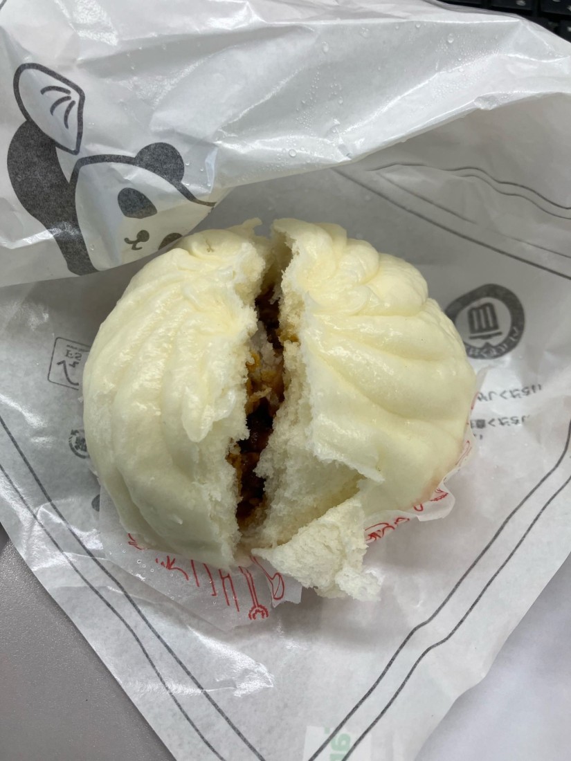 モスバーガー監修 チリドッグまん 旨辛