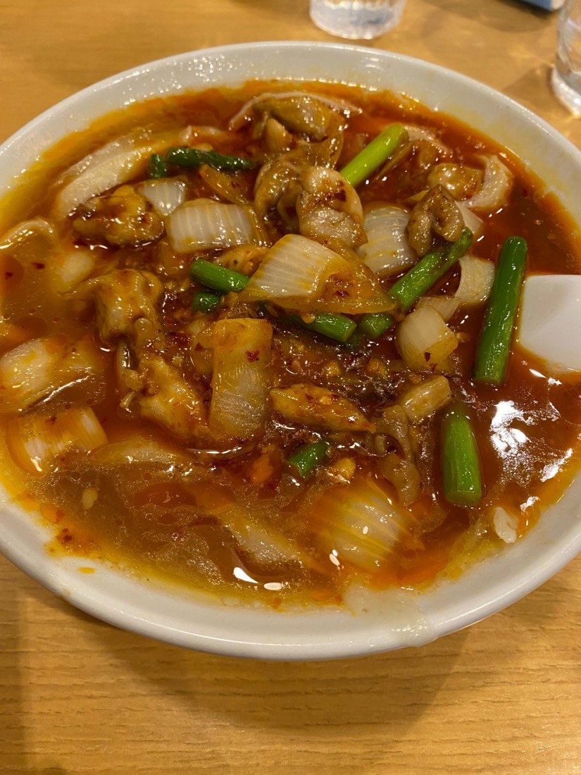 鶏肉の激辛あんかけ麺