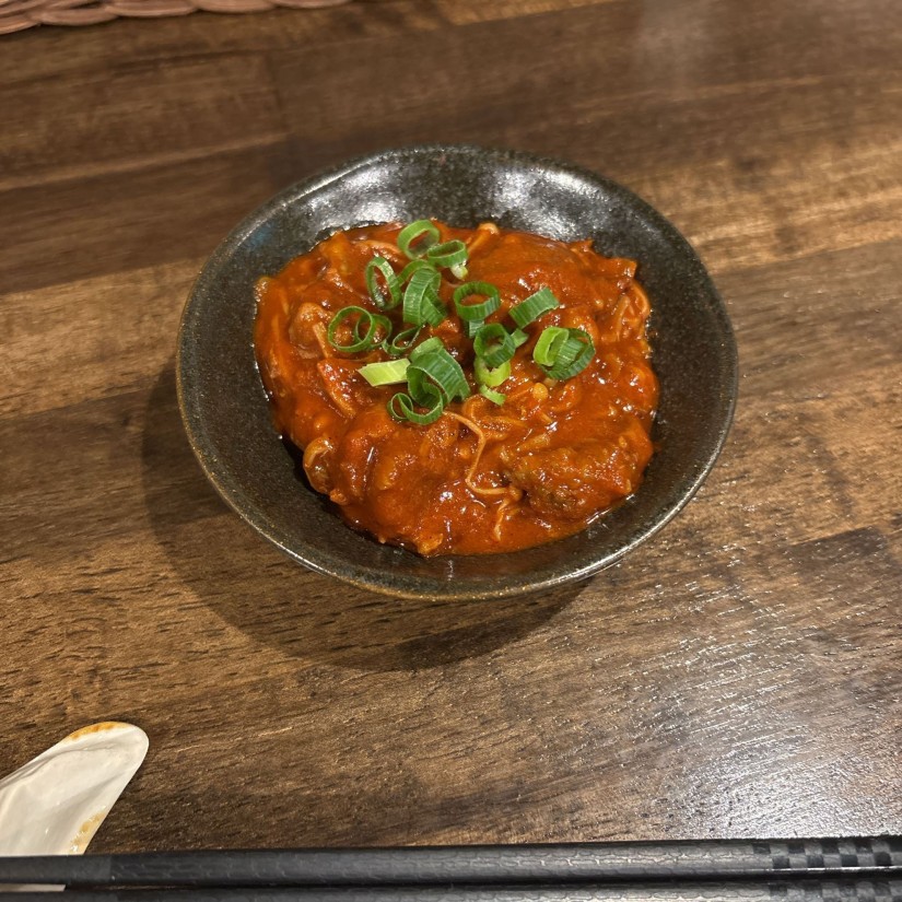 牛すじの激辛トマト味噌煮込み
