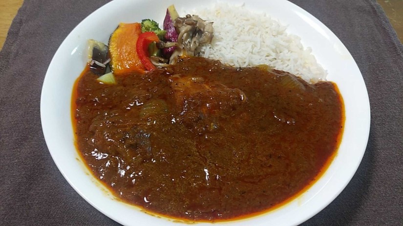 新玉ねぎとサーモンのカレー