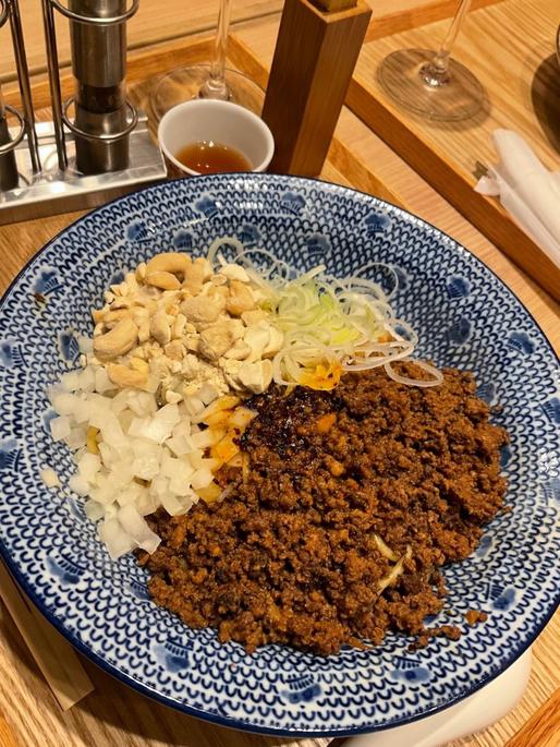 汁なしたんたん麺