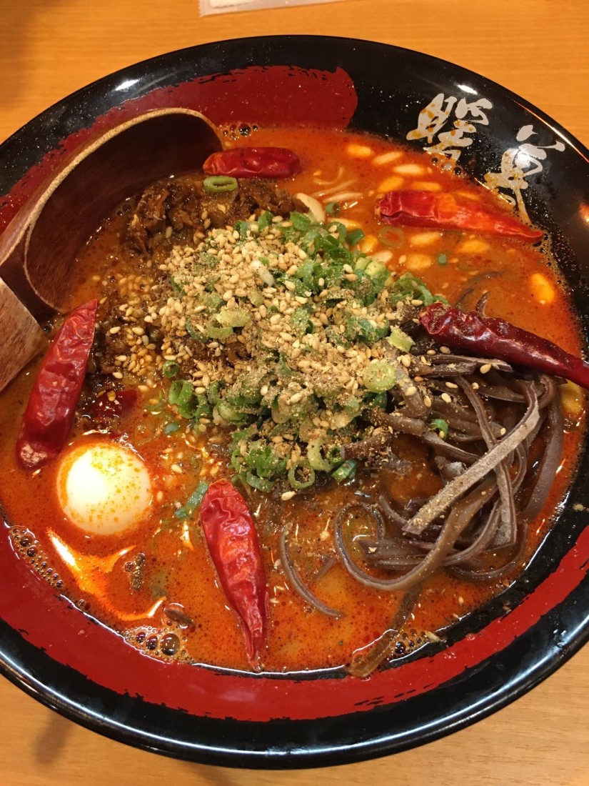 赤味噌麻辣豚骨