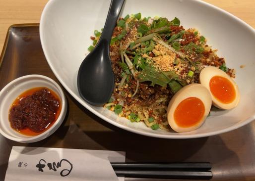 汁なし担々麺（魚介風味特製辛味、味玉トッピング）